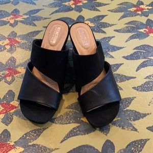 Kenneth Cole Black wedge sandal